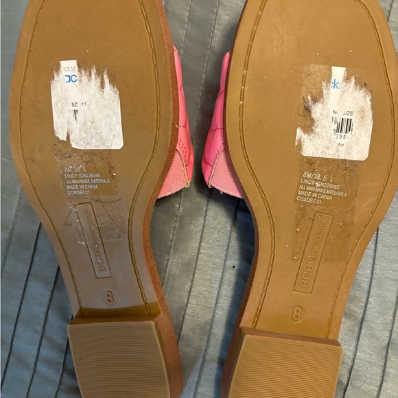 These BCBG Generation flip flops are hot pink.  NEW without tags  Never worn. - Picture 2 of 10